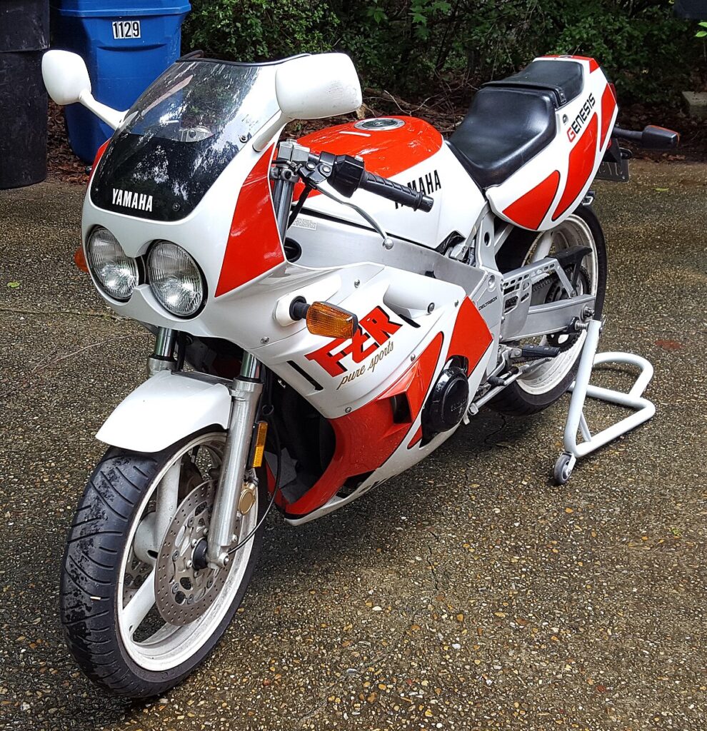 Yamaha FZR400