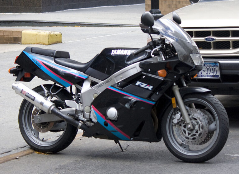 Yamaha FZR600
