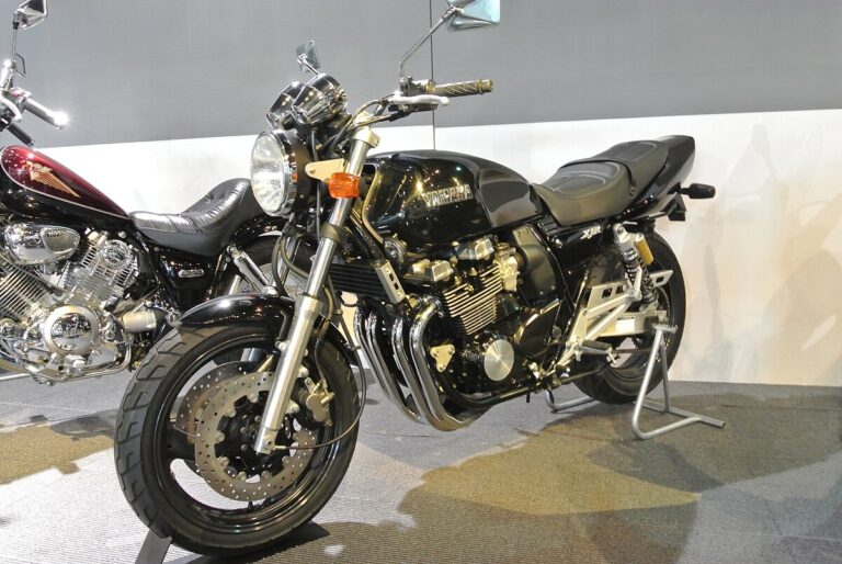 Yamaha XJR400