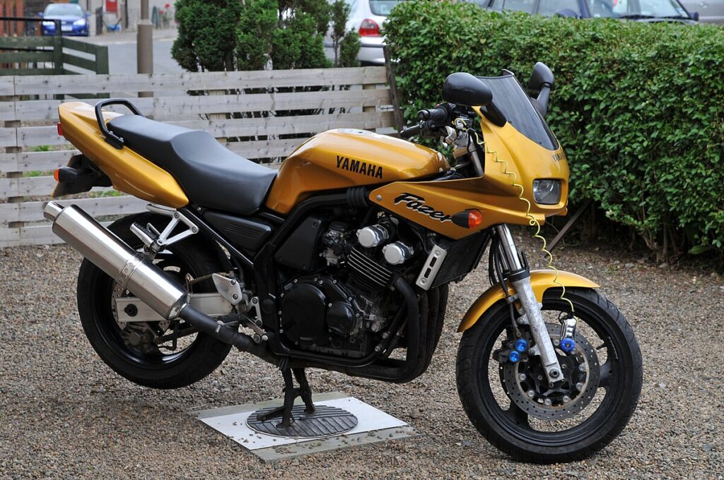 Yamaha FZS600 Fazer