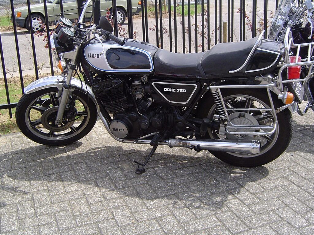Yamaha XS750
