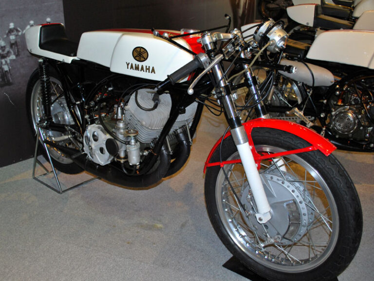 Yamaha RD56