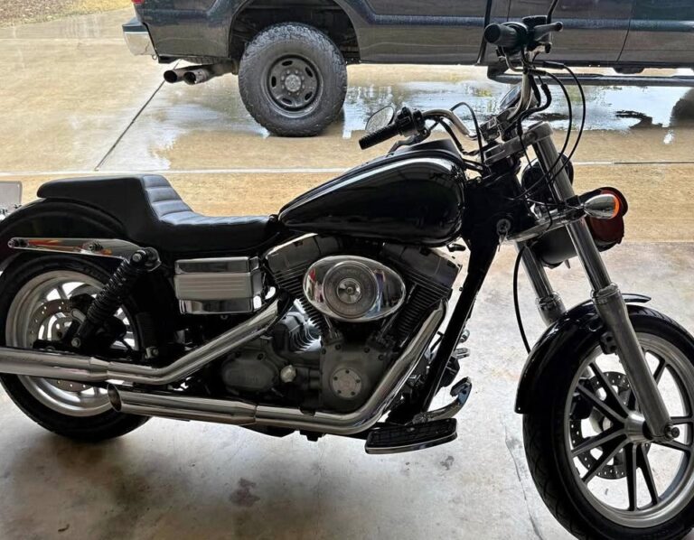 2006 Harley-Davidson Dyna Twin Cam 88 (FXDWG Wide Glide 6-Speed)