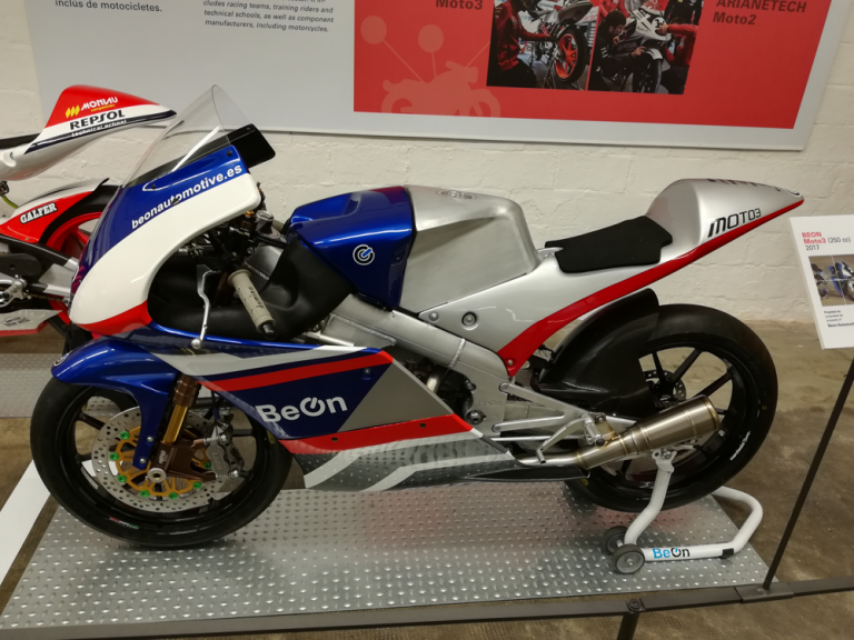 Moto3 (Honda NSF250RW)