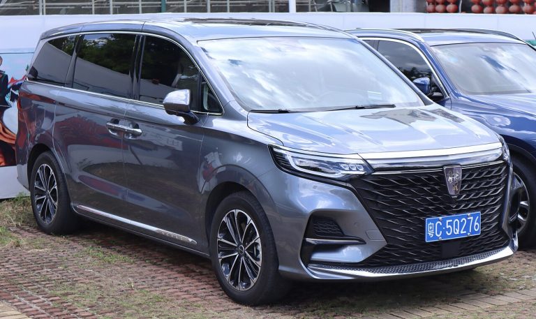 Roewe iMAX8 Specs, Range, Battery, Dimensions & Features