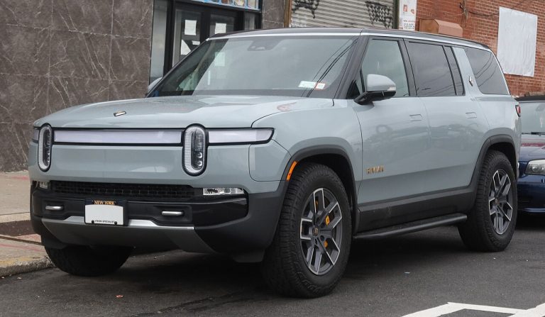 Rivian R1S Specs, Range, Battery, Dimensions & Features