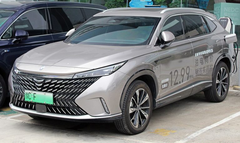 Roewe RX5 Specs, Range, Battery, Dimensions & Features