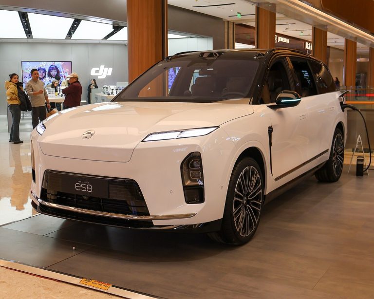 Nio ES8 Specs, Range, Battery, Dimensions & Features