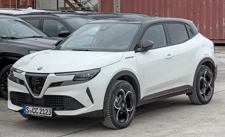 Alfa Romeo Junior (2024) Specs, Range, Battery, Charging & Features