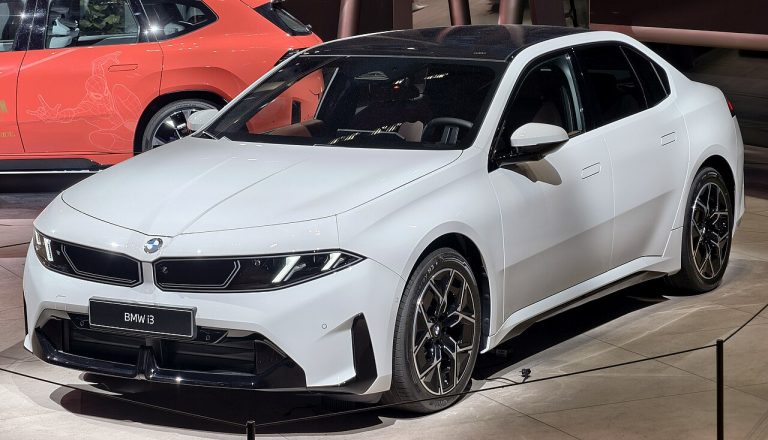 BMW i3 (NA0) Specs, Range, Battery, Charging & Features