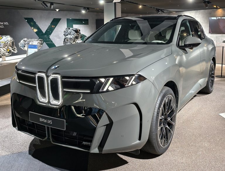 BMW X5 (G65) Specs, Range, Battery, Charging & Features
