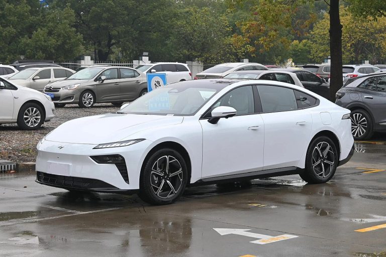 Dongfeng eπ 007 Specs, Range, Battery, Dimensions & Features