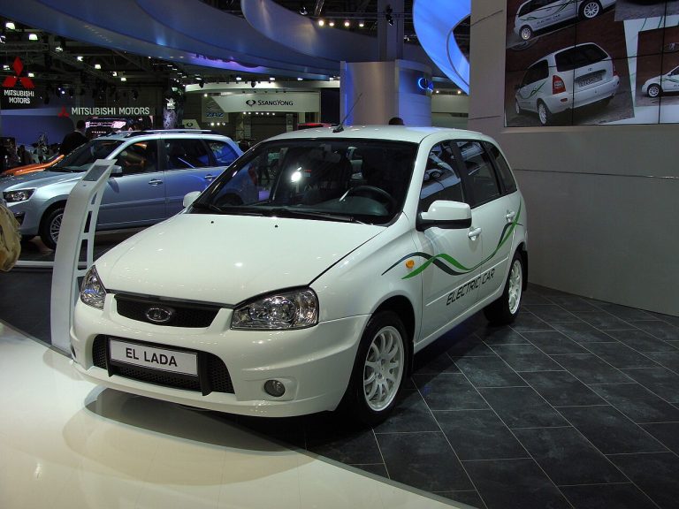 LADA Ellada Specs, Range, Battery, Dimensions & Features