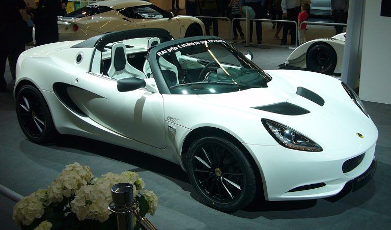 Lotus Elise Specs, Range, Battery, Dimensions & Features