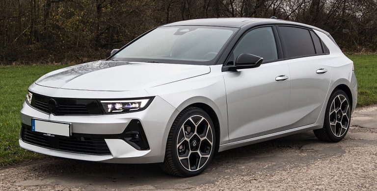 Opel Astra Specs, Range, Battery, Dimensions & Features