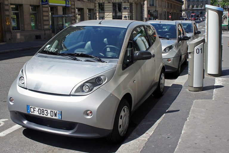 Bolloré Bluecar Specs, Range, Battery, Dimensions & Features