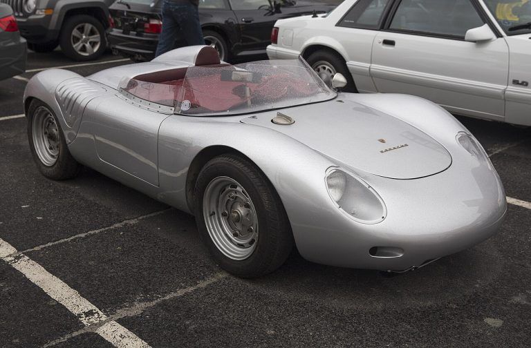 Porsche 718 Specs, Range, Battery, Dimensions & Features