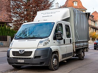 Peugeot Boxer II with crew cab