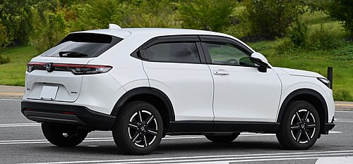 Rear view (pre-facelift, Japan)