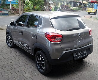 Rear view (pre-facelift)