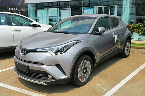 Pre-facelift FAW Toyota IZOA (China)