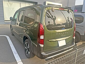 Peugeot Rifter (rear view)