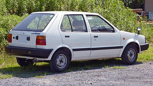 5-door pre-facelift Nissan Micra