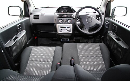 Nissan Otti interior