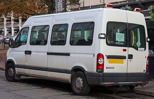 Facelifted Renault Master rear (2003–2010)