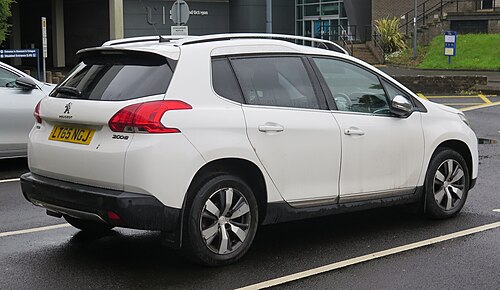 2015 Peugeot 2008 (pre-facelift, UK)