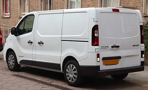 Pre-facelift Renault Trafic