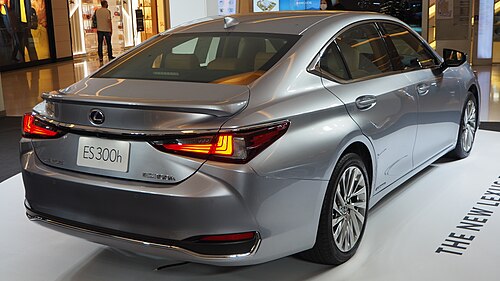 ES 300h (AXZH11; first facelift)