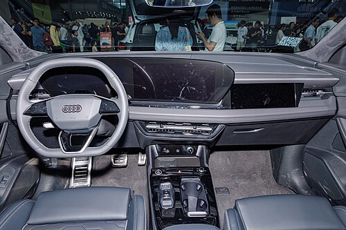 Q6L e-Tron Interior
