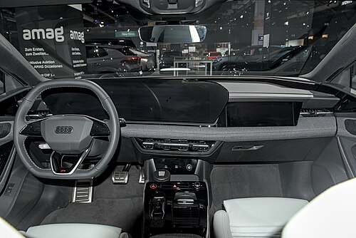 Audi S6 Avant e-tron interior