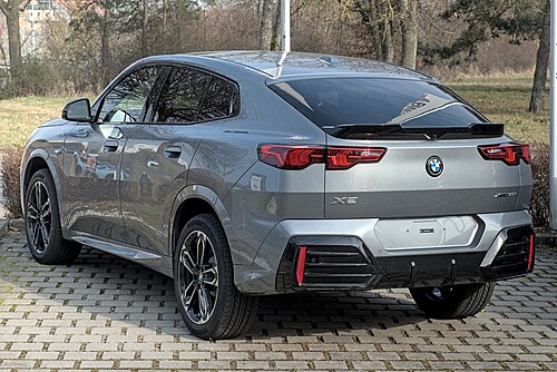 Rear view with M Sport Package
