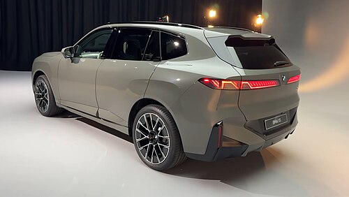 Rear view (iX5)