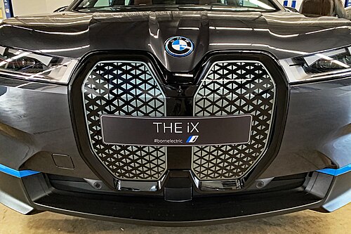 Kidney grilles, with self-healing for minor scratches