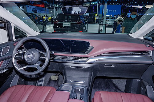 Buick Century Avenir interior