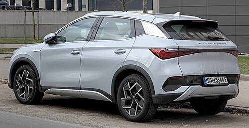 Rear view (pre-facelift)