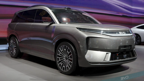 The BYD Dynasty-D concept introduced at Auto Shanghai 2025 directly previewed the Datang.