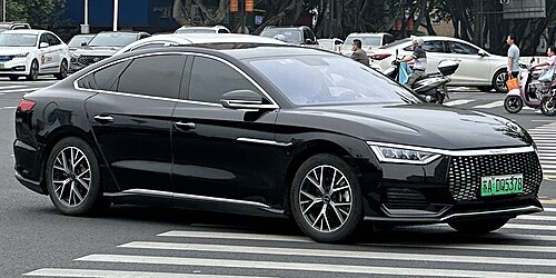 BYD e9 (facelift)
