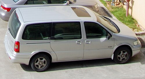 Buick GL8 (1999–2005) rear.