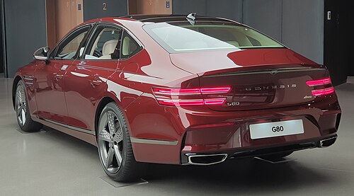 Rear view (pre-facelift)