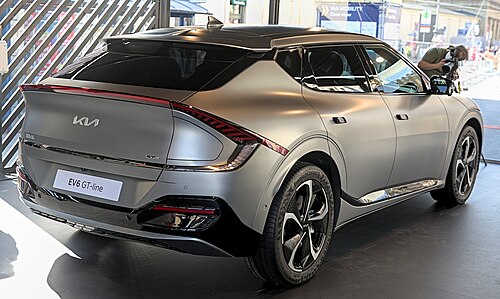 Rear view (pre-facelift)