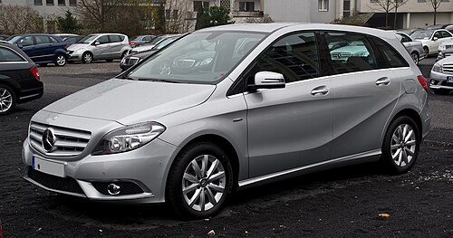2012 Mercedes-Benz B 180 BlueEFFICIENCY (pre-facelift; front)