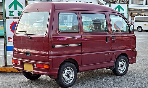 Mitsubishi Bravo Hi-roof Exceed (rear view)