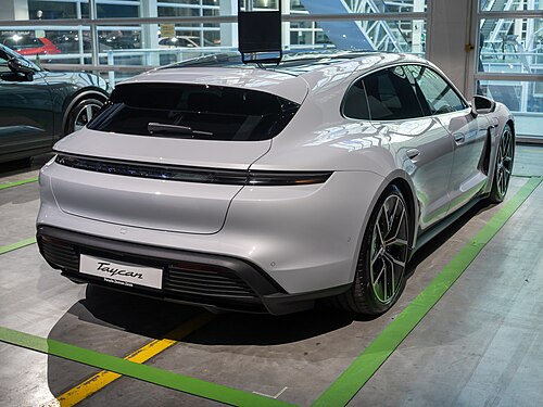 Rear view (Facelift)