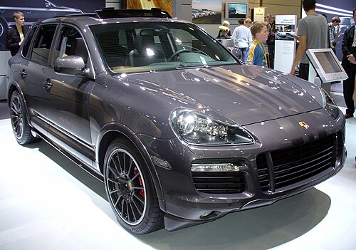 9PA Porsche Cayenne GTS Design Edition 3