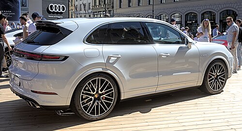 2024 Porsche Cayenne Turbo E-Hybrid