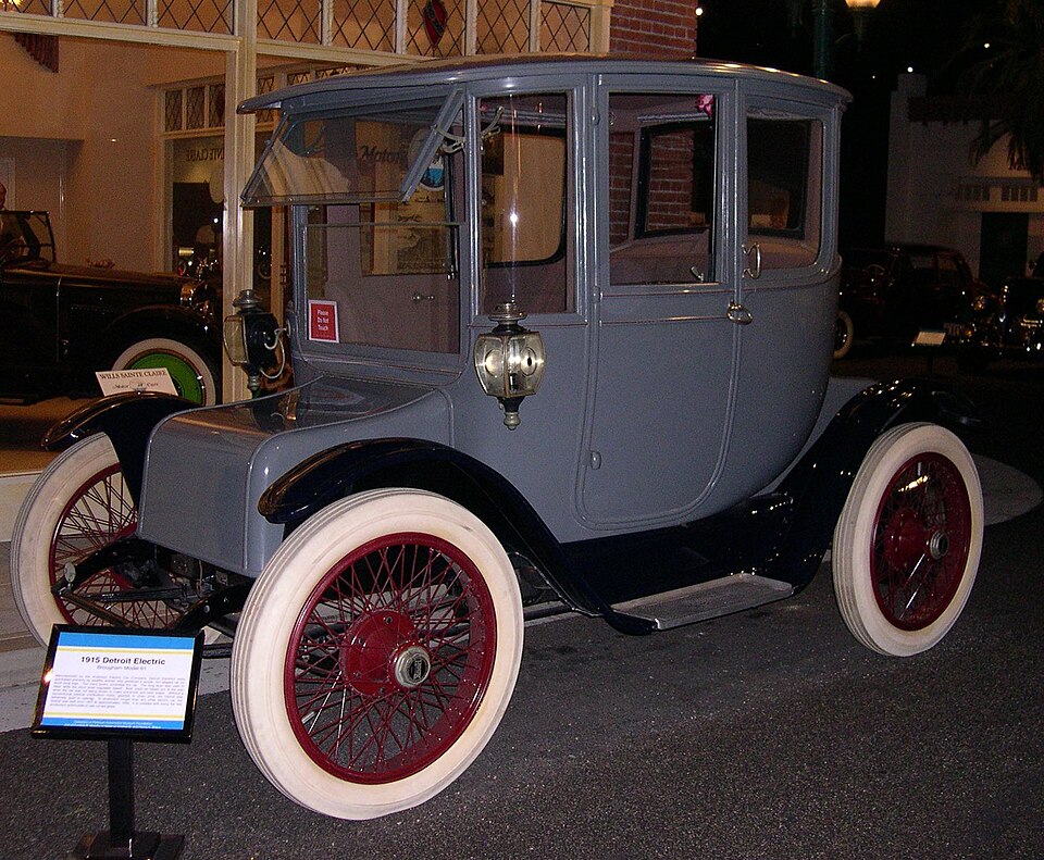 1915 Detroit Electric Brougham